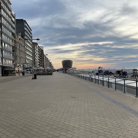 Appartamento Bofeelie Gezellig 2 Slaapkamer App Aan Zee In Het Bruisende Middelkerke! Esterno foto