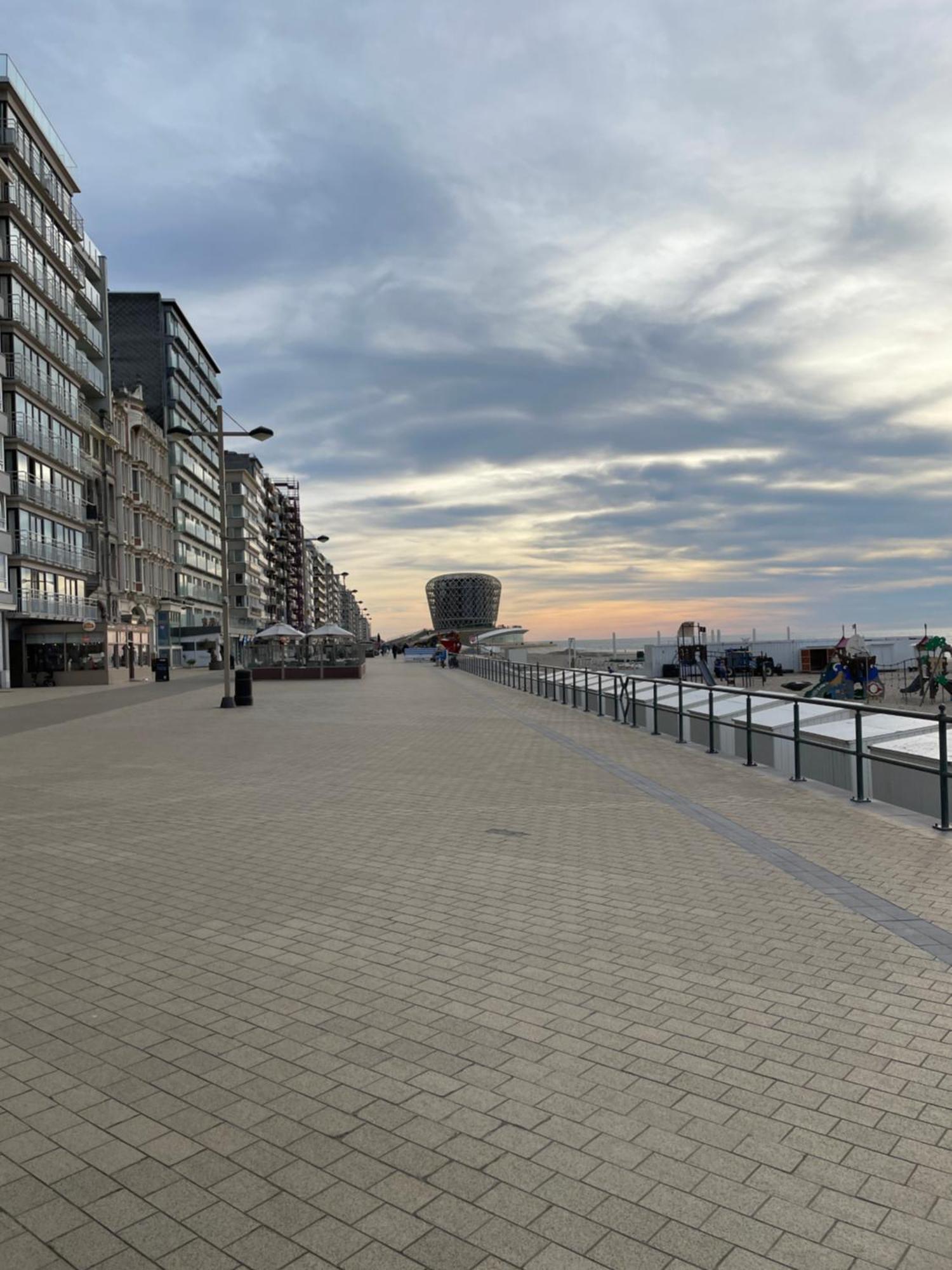Appartamento Bofeelie Gezellig 2 Slaapkamer App Aan Zee In Het Bruisende Middelkerke! Esterno foto
