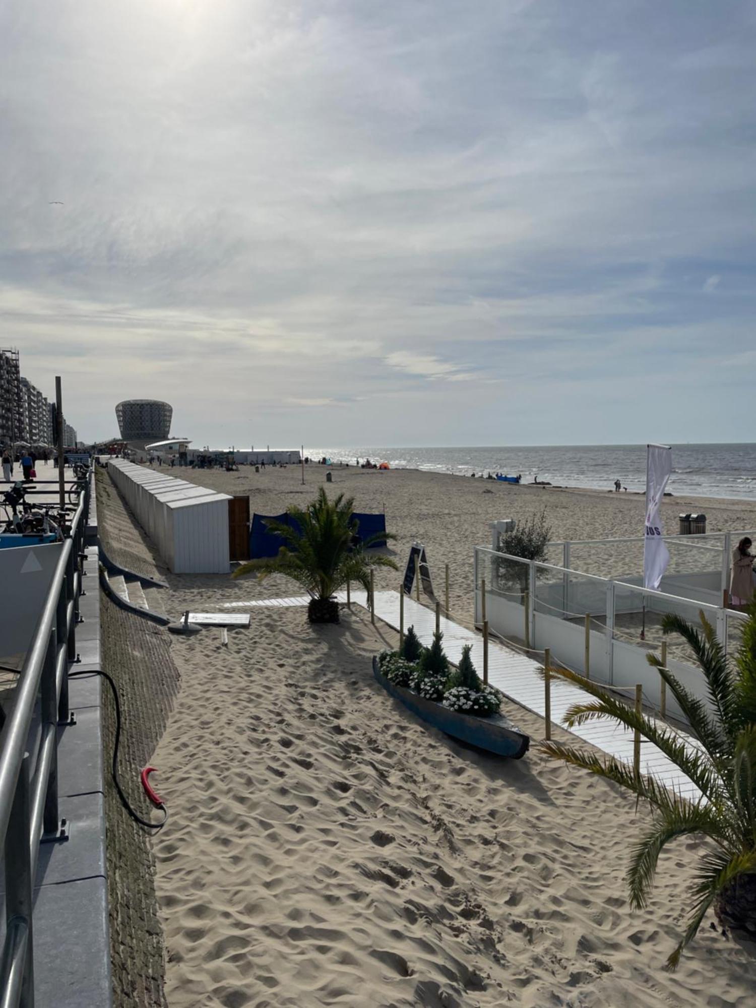 Appartamento Bofeelie Gezellig 2 Slaapkamer App Aan Zee In Het Bruisende Middelkerke! Esterno foto